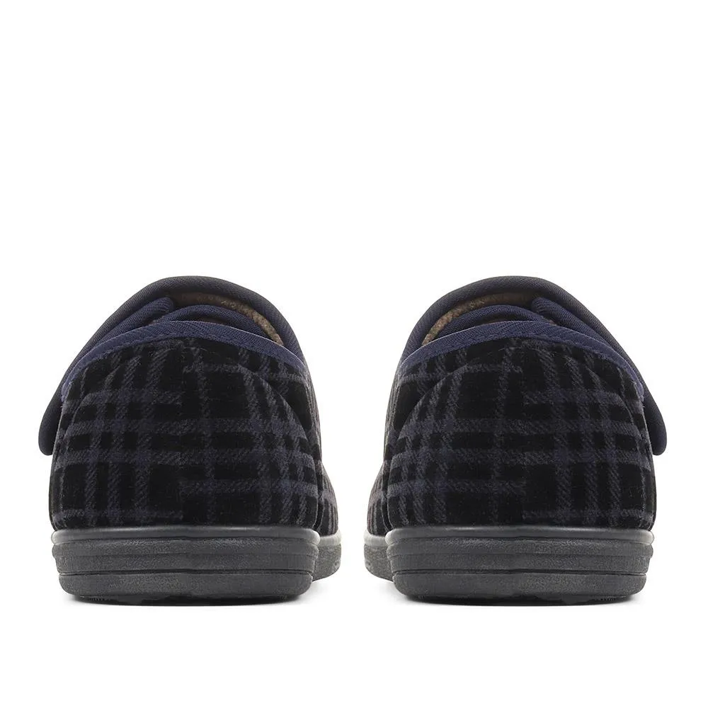 Cosy Tartan Slippers - QINGD36003 / 322 320